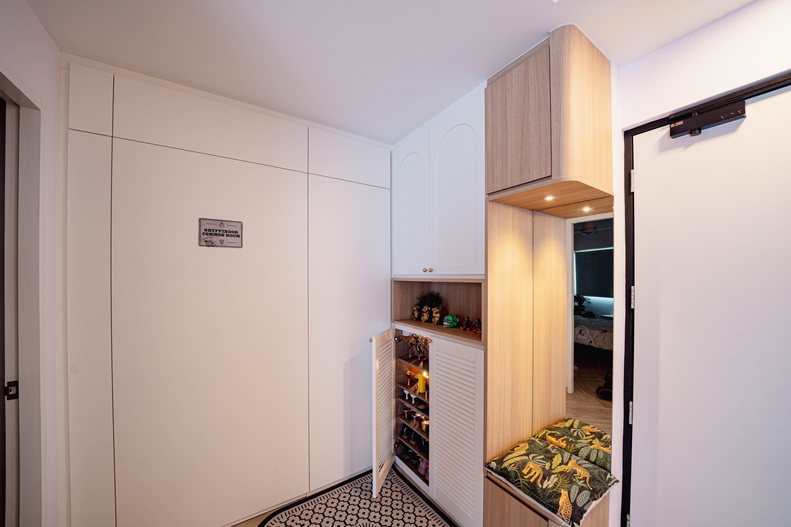 farmhouse interior design entrance